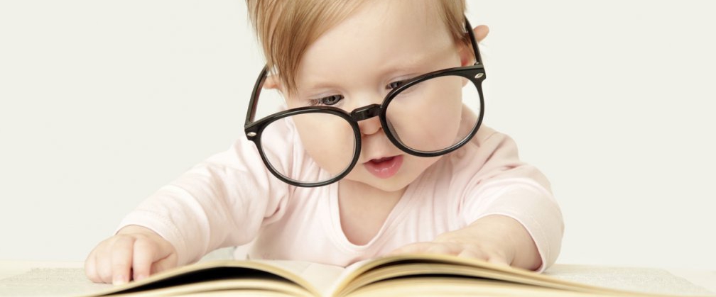 Studiu: bebelușii care cresc într-un mediu bilingv sunt mai deștepți