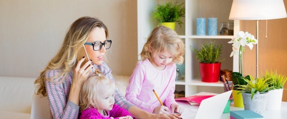 Maternitatea în prezent. Cum ne adaptăm parentingului modern