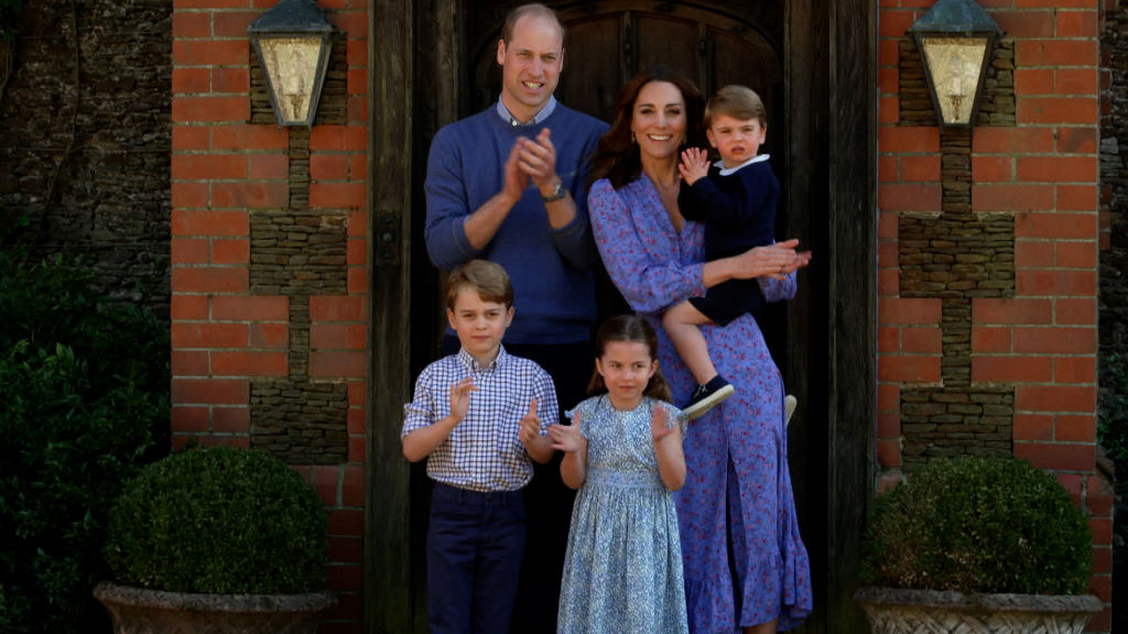 kate middleton si printul william cu familia