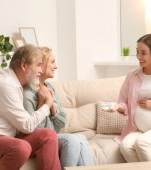 Cum pui limite familiei când toată lumea simte că are dreptul la păreri despre sarcina ta