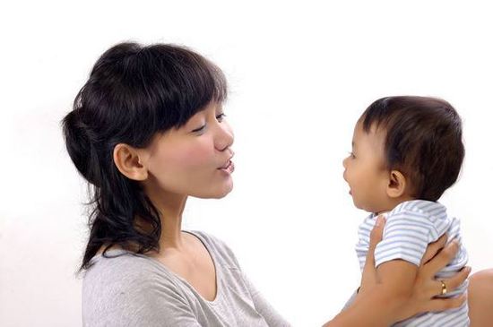 Cum invata un copil limba materna