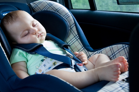 bebelus siguranta centura scaun auto