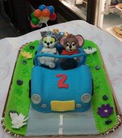 Tort Tom&Jerry in masina