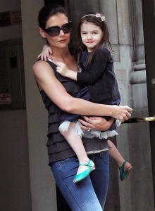 poza katie holmes si suri 