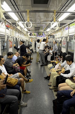 „Soc” cultural pe care-l vei avea in Japonia: telefoanele se dau pe modul silentios in metrou si in tren