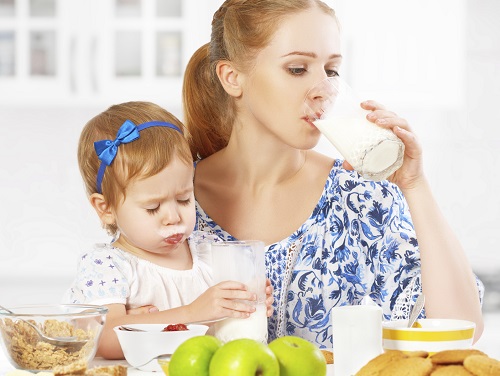 Este bine sa consumi produse lactate cand alaptezi