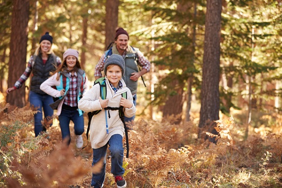 Familie aflata in drumetie