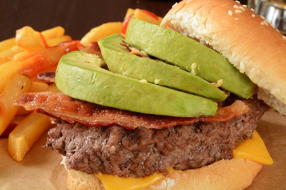 Hamburger cu avocado