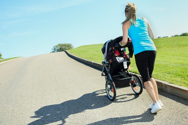 In timpul alaptarii, poti face sport alaturi de bebelusul tau