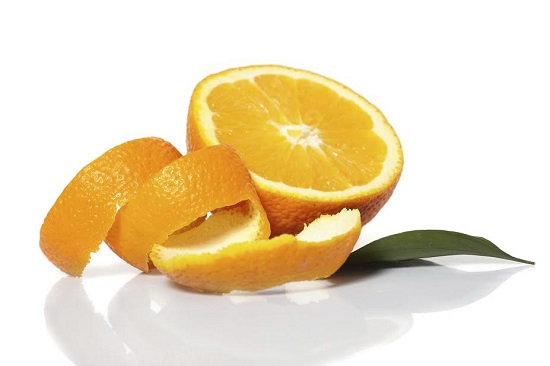 Coaja de portocala poate fi utila in albirea dintilor acasa