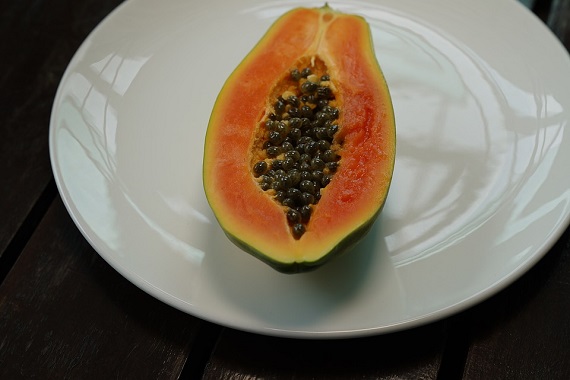 Papaya pe farfurie