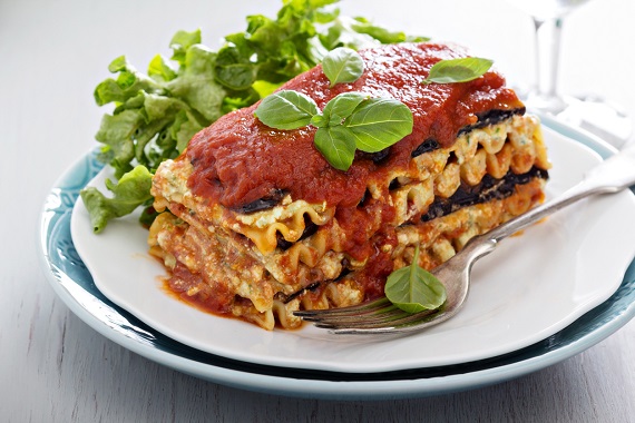 Lasagna cu vinete si pasta de tomate