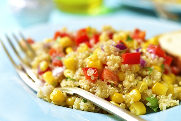 Salata de quinoa cu legume