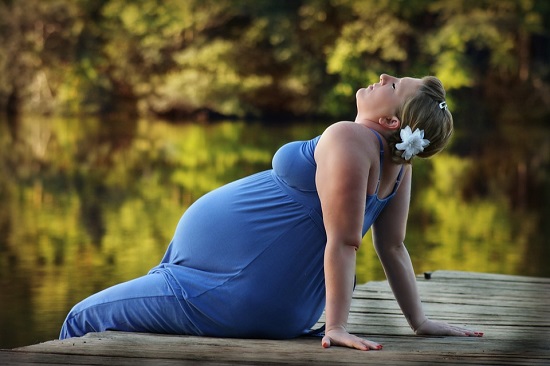Imbracamintea lejera te poate ajuta sa previi retentia de apa din timpul sarcinii
