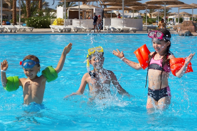9 Jocuri Pentru O Zi Distractiva La Piscina