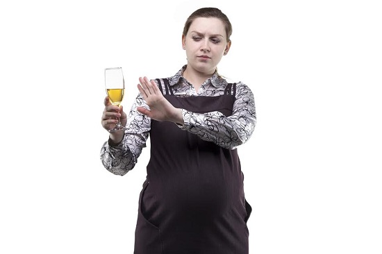 Renunta la alcool in perioada sarcinii pentru a avea un copil inteligent