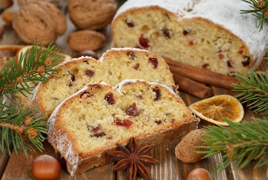 Cozonac Stollen