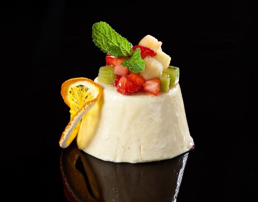 Panna Cotta de cocos cu fructe