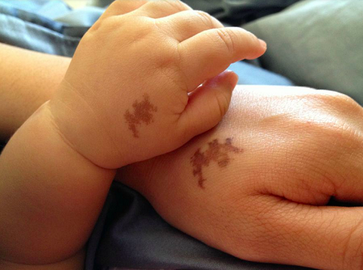 Tatuaj simbol-semn particular al copilului