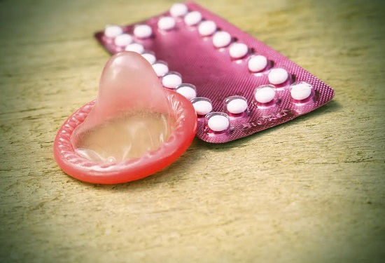 Poti sa nu ramai insarcinata daca folosesti prezervativul si pilule contraceptive