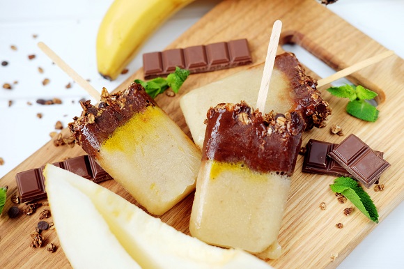 Popsicles cu  banana si ciocolata
