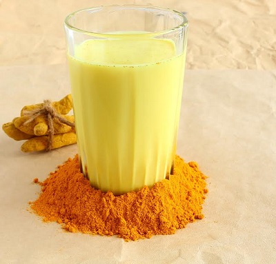 Lapte cu turmeric pulbere