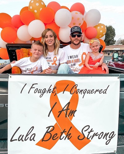 familia Lulei Beth fericita intrucat aceasta a invins cancerul