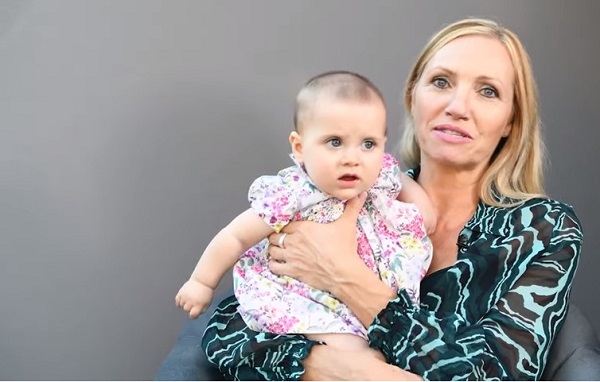 Kelly Clarke tinand-o in brate pe fetita ei, Lyla Rae