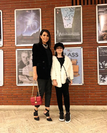 Simona Patruleasa alaturi de fiica ei, Ingrid, la Teatrul National din Bucuresti