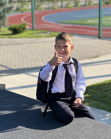 Zian, fiul Ilincai Vandici, in prima zi de scoala
