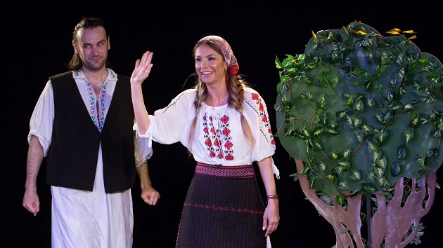 actori in piesa de teatru