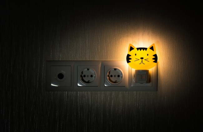 lumina in forma de pisica