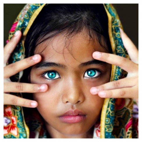 cei-mai-frumosi-ochi-albastri-din-lume
