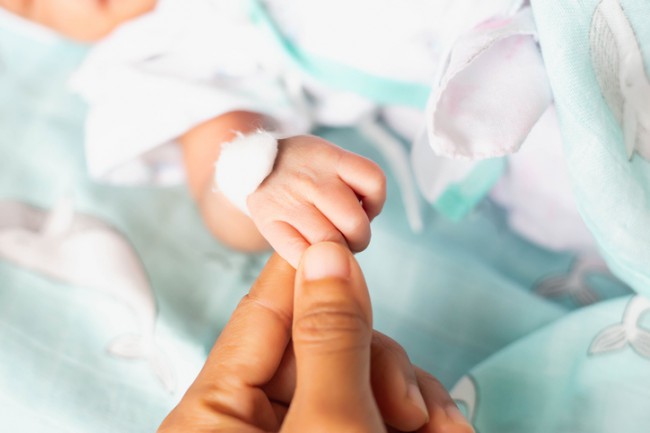 manuta unui bebelus nascut prematur