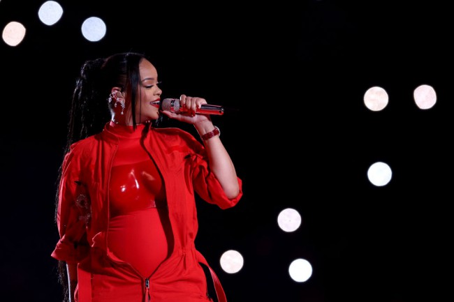 rihanna insarcinata la super bowl 2023