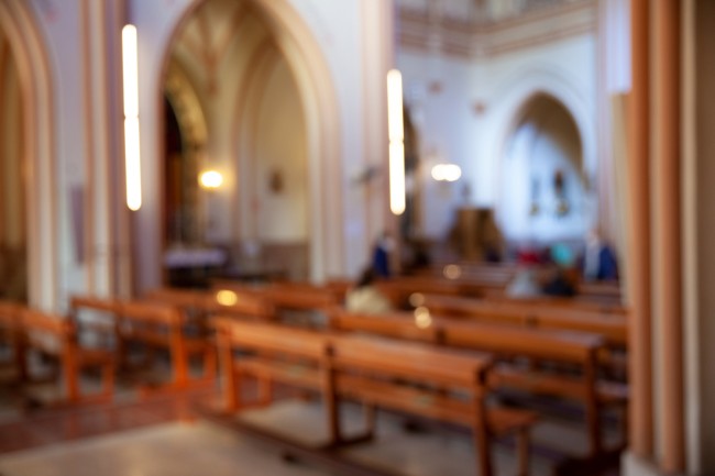 interiorul unei biserici