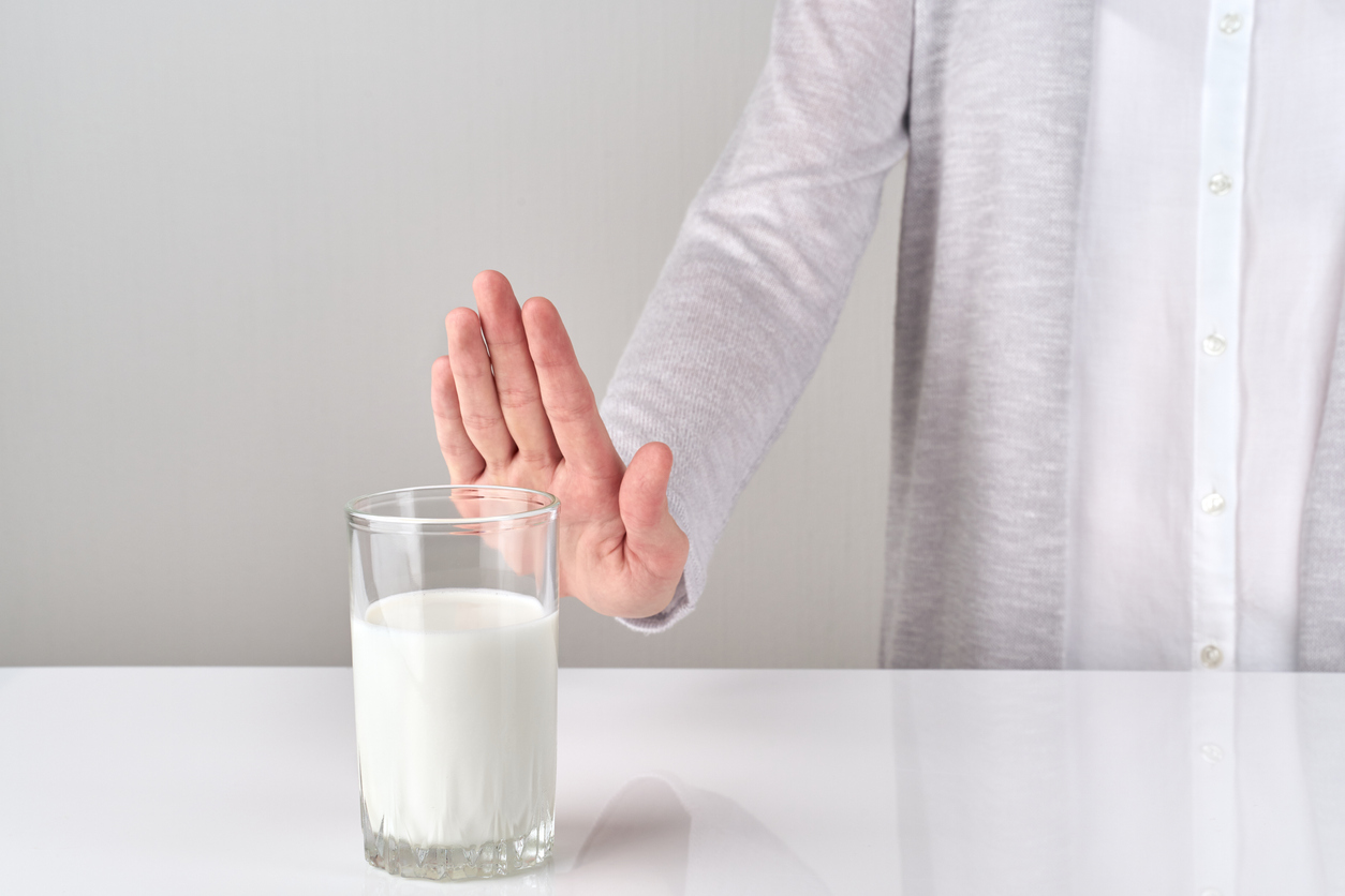 laptele-este-un-aliment-care-irită-colonul