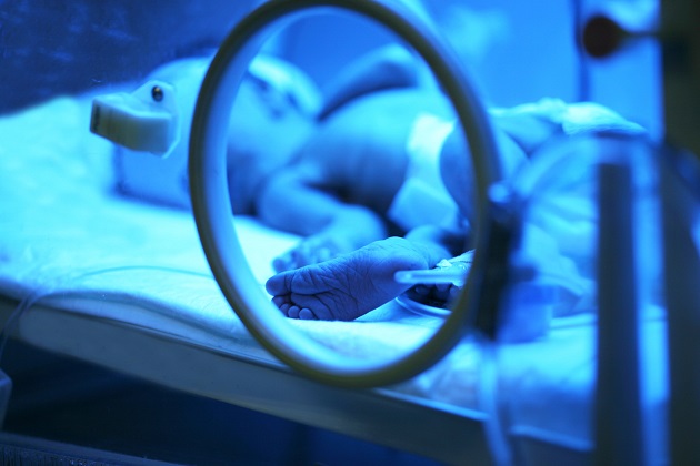 copil in incubator 