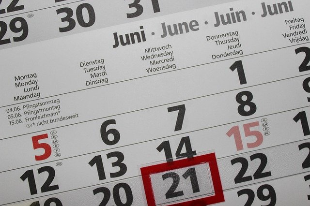 imagine marita cu un calendar care are incercuita data de 21 iunie
