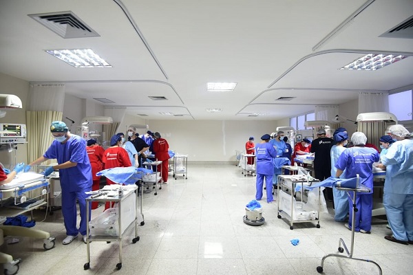 medici si asistente in spital