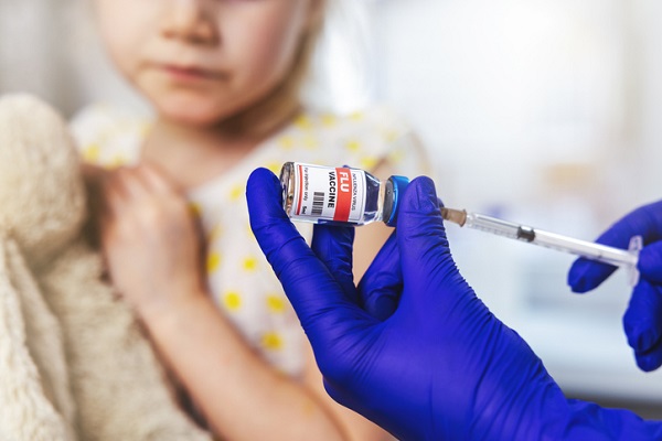 copil la vaccin