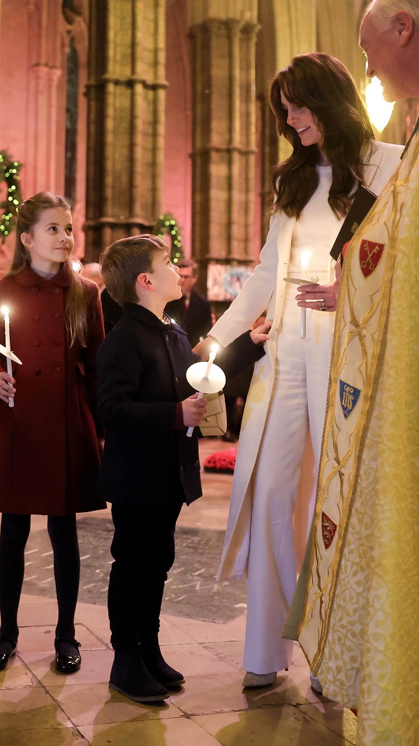 printesa copii la biserica