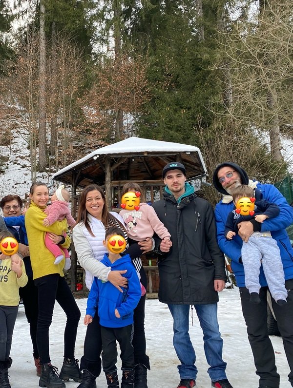 mirela retegan cu domnul bartha si mai multi admiratori gasca zurli