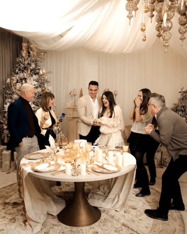 familia lui mugur mihaescu la petrecera de dezvaluire a sexului bebelusului