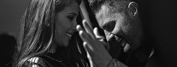 pepe si yasmine odi poza alb negru apropiati