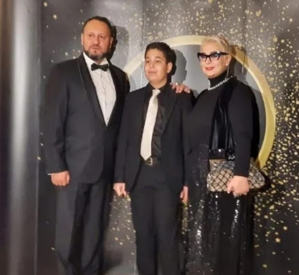 monica anghel cu sotul si copilul