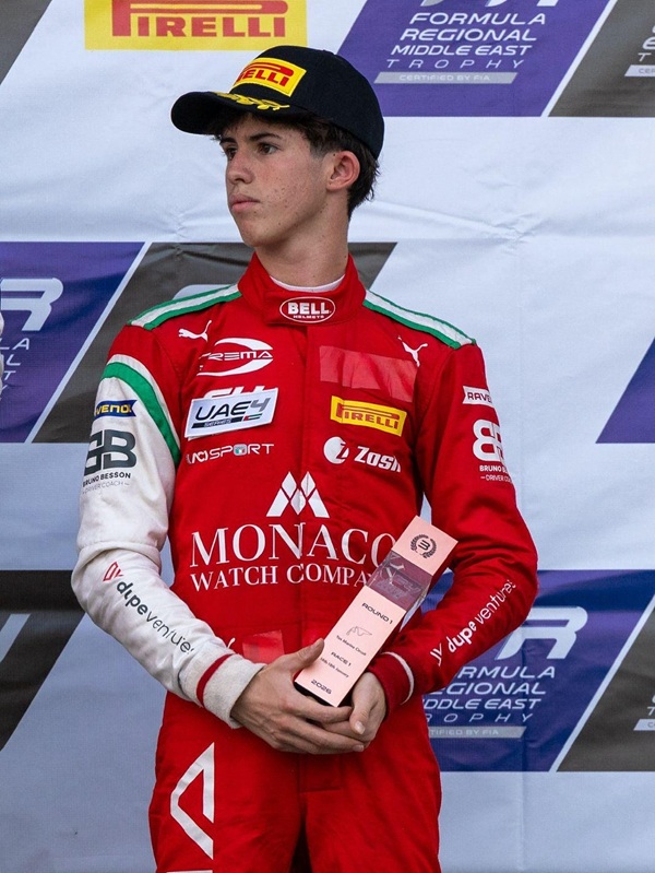 David Cosma Cristofor a ajuns pilot la Formula 4 la numai 16 ani | Qbebe.ro