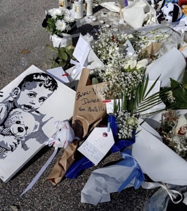 flori si poze ale unui baiat