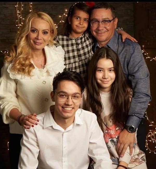 familia lui victor ponta