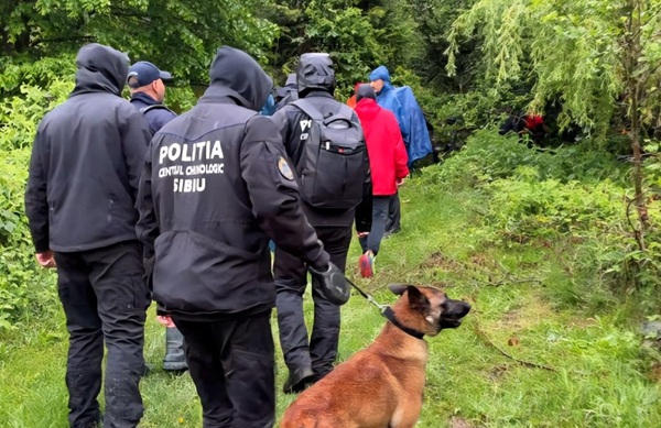 operatiune de cautare in padure cu caine de urma
